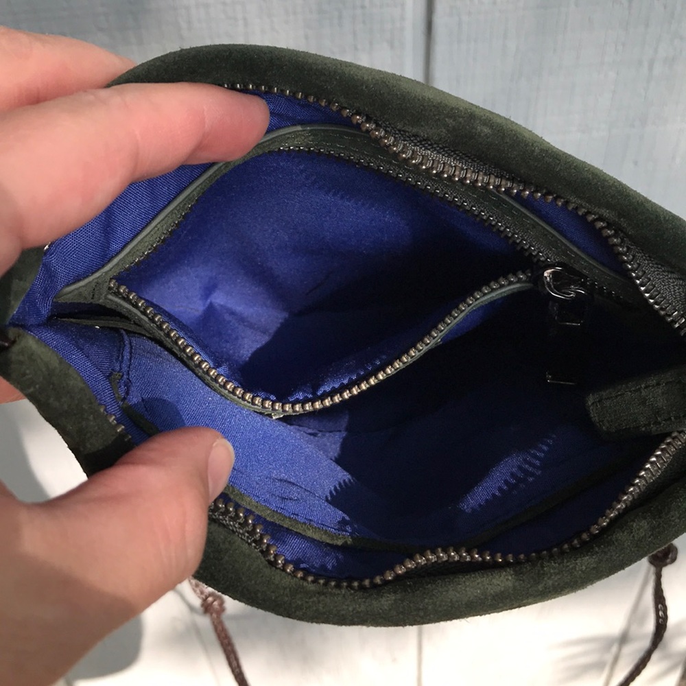 Crossbody - Picture 3 of 5